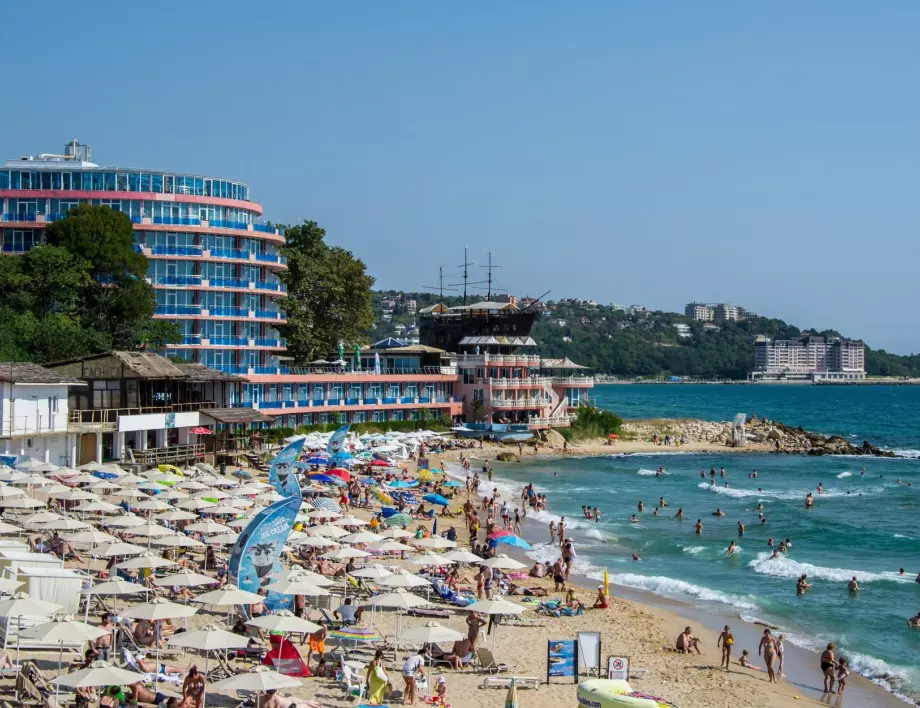Над 2,5 млн. туристи са избрали дестинация България от началото на май