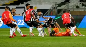 Кошмар! Арести, бой с полиция и кръв - играчите на Бока Хуниорс отпаднаха и подивяха (ВИДЕО)