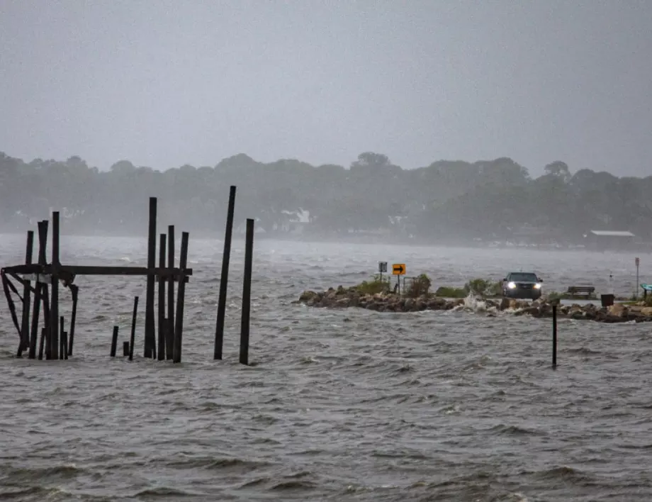 Проливни дъждове причиниха опустошителни наводнения в Бразилия