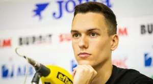 Калоян Левтеров не успя да разгърне плуването си и завърши последен в серията си на Олимпийските игри