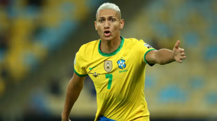 ВИДЕО+СНИМКИ: Бразилия представи екипите за Мондиал 2022