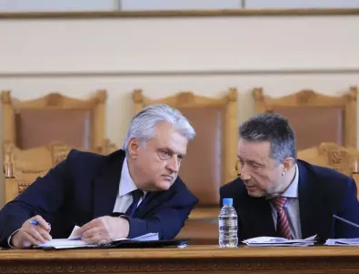 Гешев пренебрегва разделението на властите, смятат Янаки Стоилов и Бойко Рашков