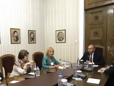 Манолова: Ще подкрепим правителство на промяната, зад което не е ГЕРБ и ДПС