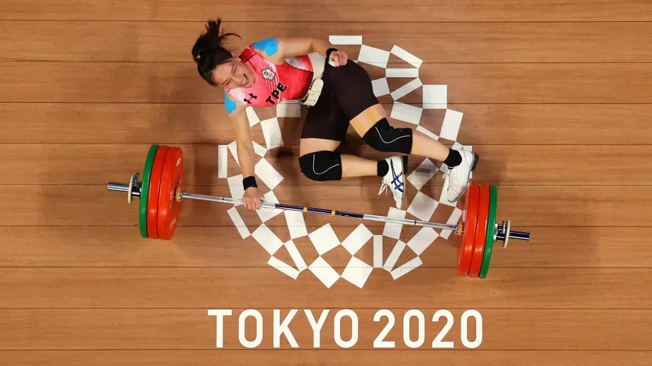 Забележително: Тайванка взе злато с 3 олимпийски рекорда във вдигането на тежести в Токио