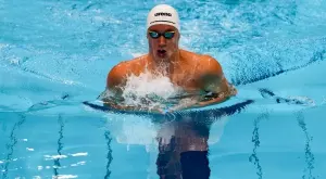 Двама българи се класираха за 1/2-финали на Европейското първенство по плуване