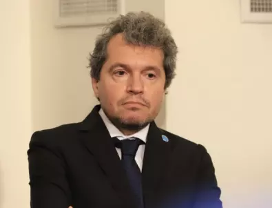 Тошко Йорданов разяснява политиката: Слави Трифонов не се бърка на министрите