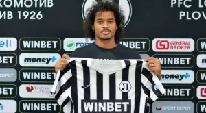 {{ otherArticle[0].article.title }}