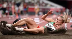 {{ otherArticle[0].article.title }}