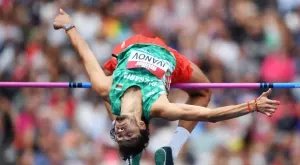 {{ otherArticle[0].article.title }}