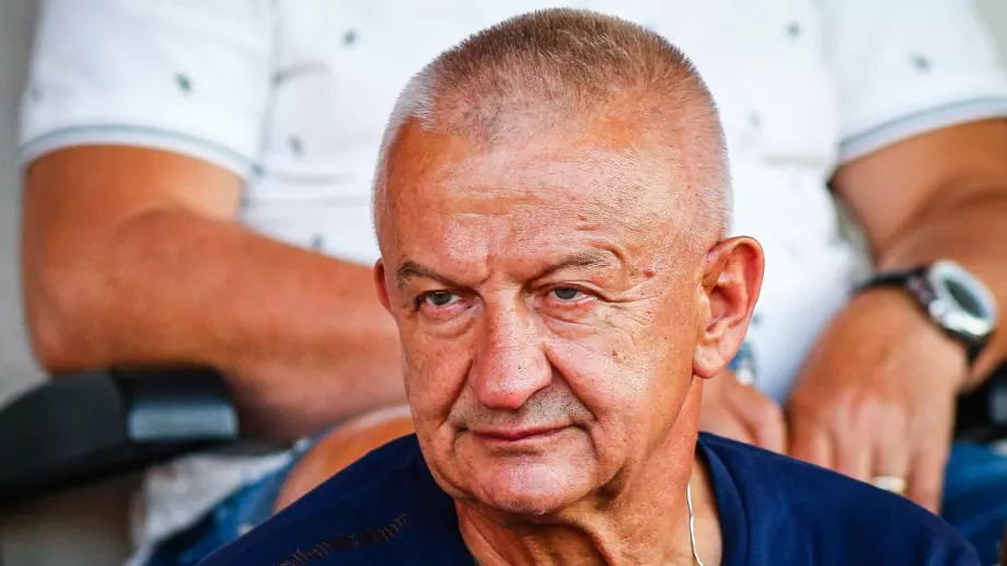 Крушарски не изключи завръщане на Мартин Камбуров в Локомотив Пловдив