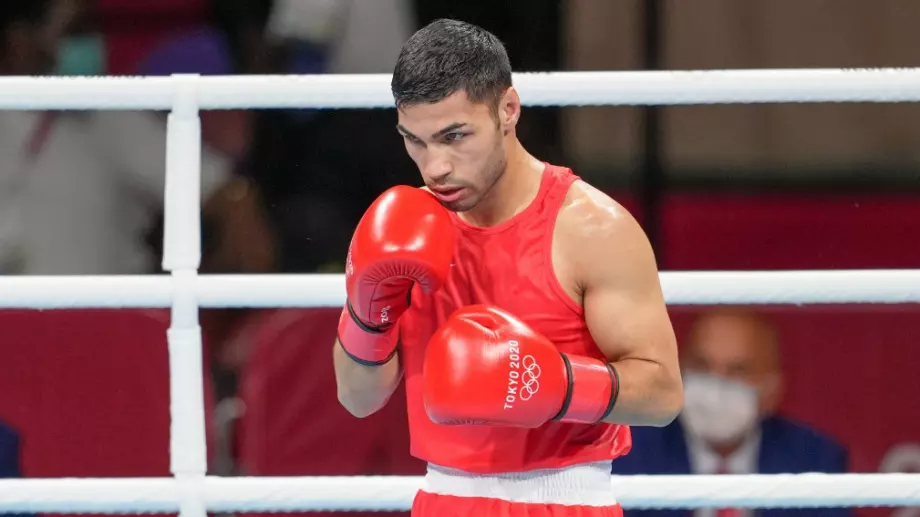 Боксьорът Даниел Асенов се прибра в България и заговори като Кубрат Пулев