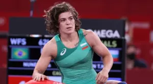 {{ otherArticle[0].article.title }}