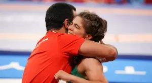 Треньорът на борбата през сълзи: Горд съм с Тайбе!