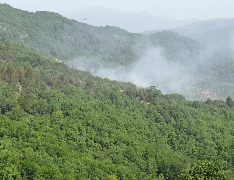 Тежка верижна техника на границата с РС Македония заради пожарите