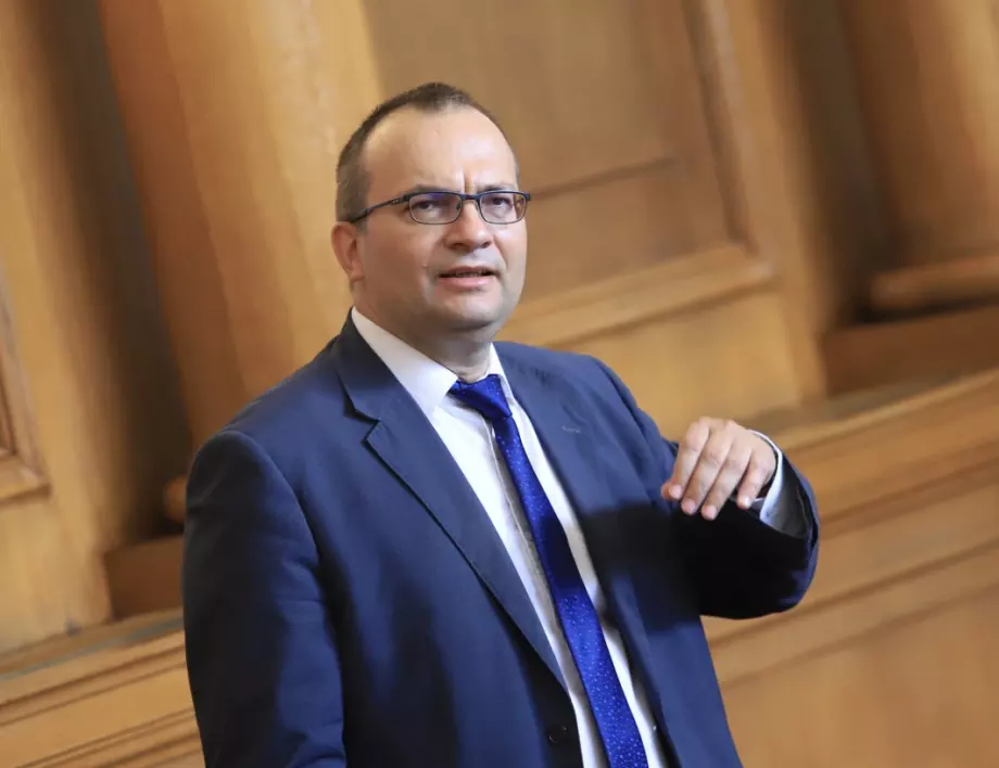 Мартин Димитров: Опозицията цели да не се стигне до друг дългосрочен договор за доставка на природен газ