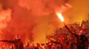 Екшън! След мача в Нидерлания двама играчи на Легия са арестувани, а президентът бит от полицията (ВИДЕО)