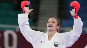 {{ otherArticle[0].article.title }}