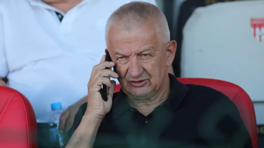 Категоричен Крушарски посочи на кое място ще завърши Локомотив (Пловдив) в Първа лига