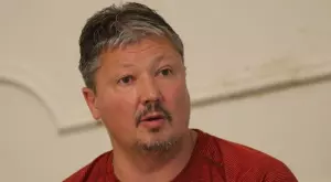 {{ otherArticle[0].article.title }}