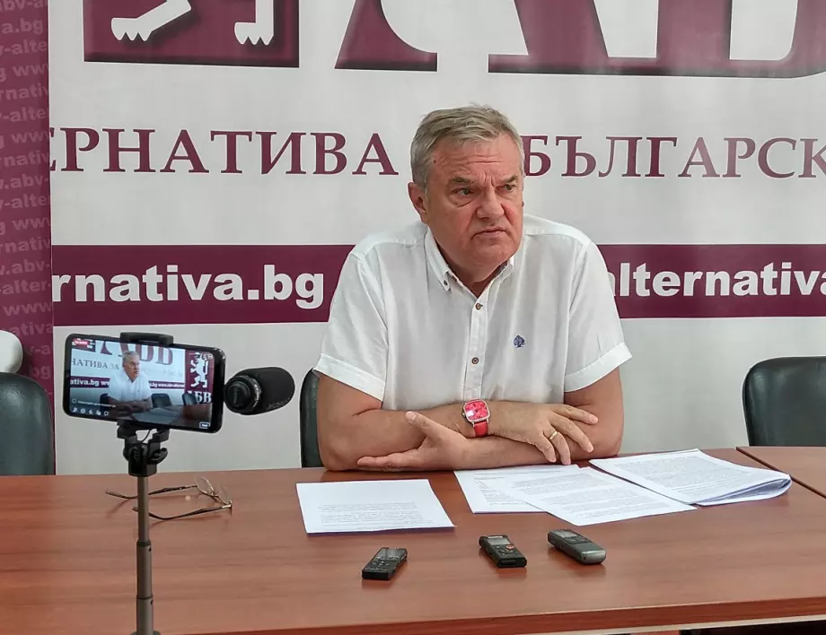 Румен Петков: ВМЗ „Сопот“ е в катастрофално състояние, а Кирил Петков си прави пиар за сметка на завода
