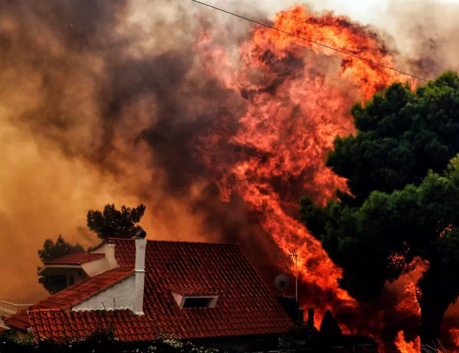 Хората от Родос отварят домовете си за евакуирани туристи (СНИМКА)