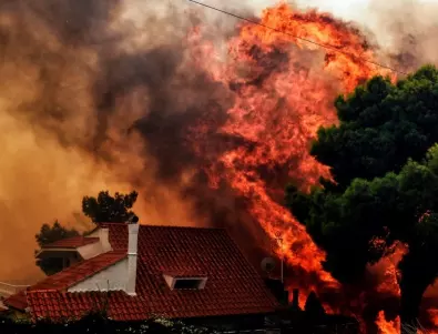 Огненият ад в Гърция не стихва 