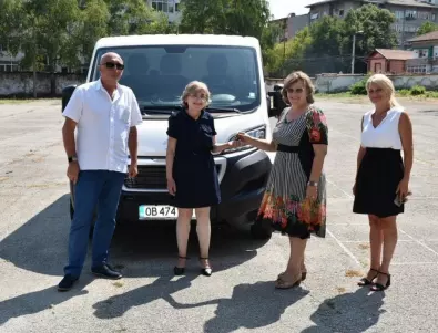 Нов автомобил ще превозва храната на детска кухня в Ловеч