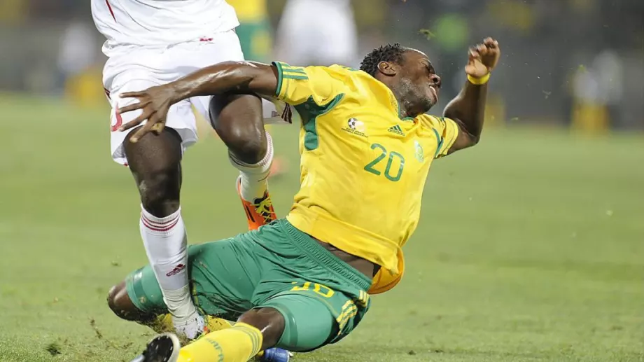 Как отбор от Кения направи невиждано шоу на дузпи срещу Евертън? (ВИДЕО)
