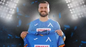 {{ otherArticle[0].article.title }}