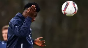 Футболист се срина на терена по време на двубоя Олимпик Марсилия - Бордо 