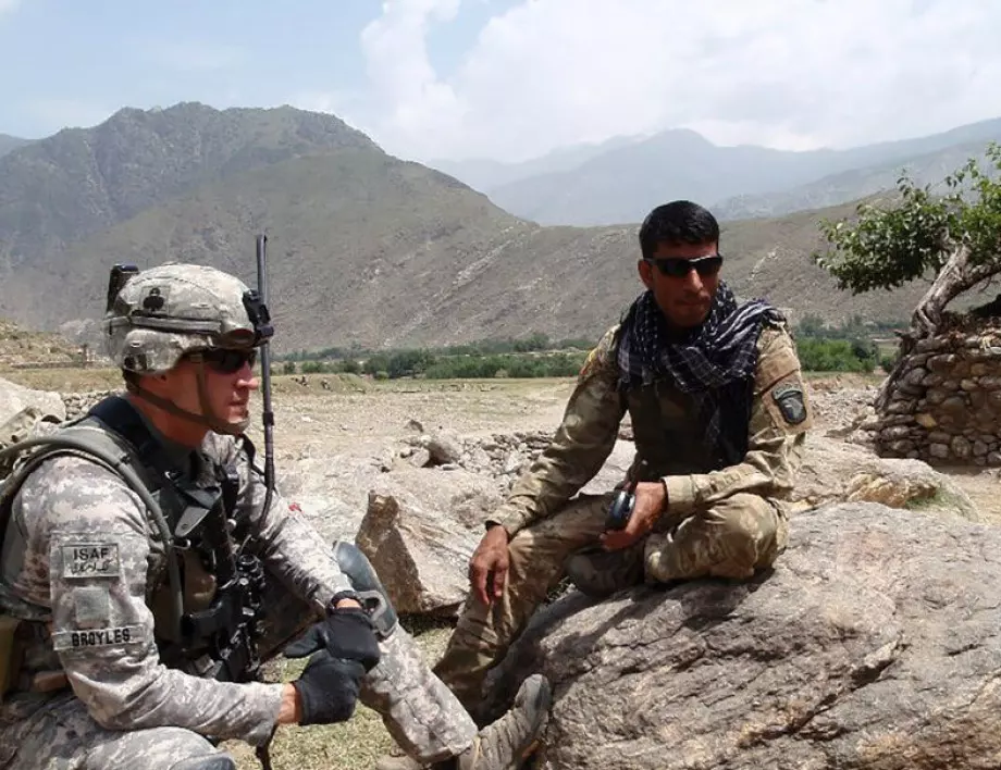 Започва войната в Афганистан