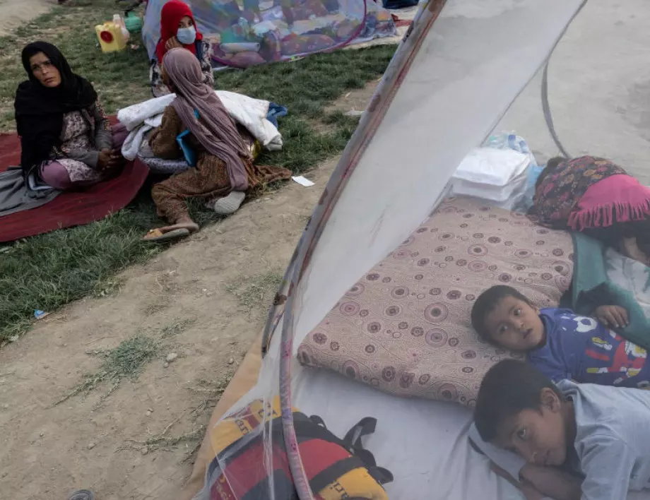 Митаракис: Гърция няма да бъде врата към Европа за бежанци от Афганистан 