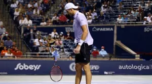 Гигантът Джон Иснър пише история в тениса - вече е №2 в света за всички времена