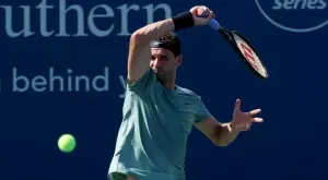 {{ otherArticle[0].article.title }}