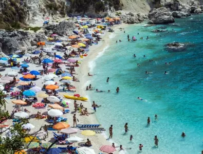 Близо 49% от гърците не могат да си позволят едноседмична почивка