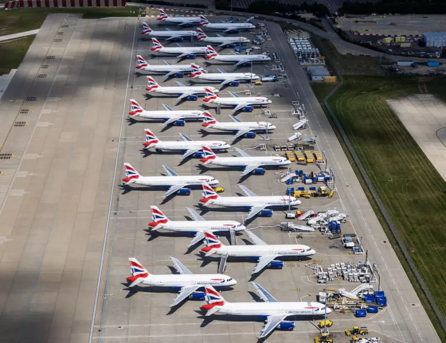 "British Airways" отменя 10 000 полета от зимния си график