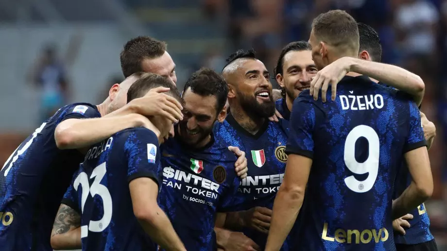 Интер заби четири гола на Дженоа на старта в Серия А