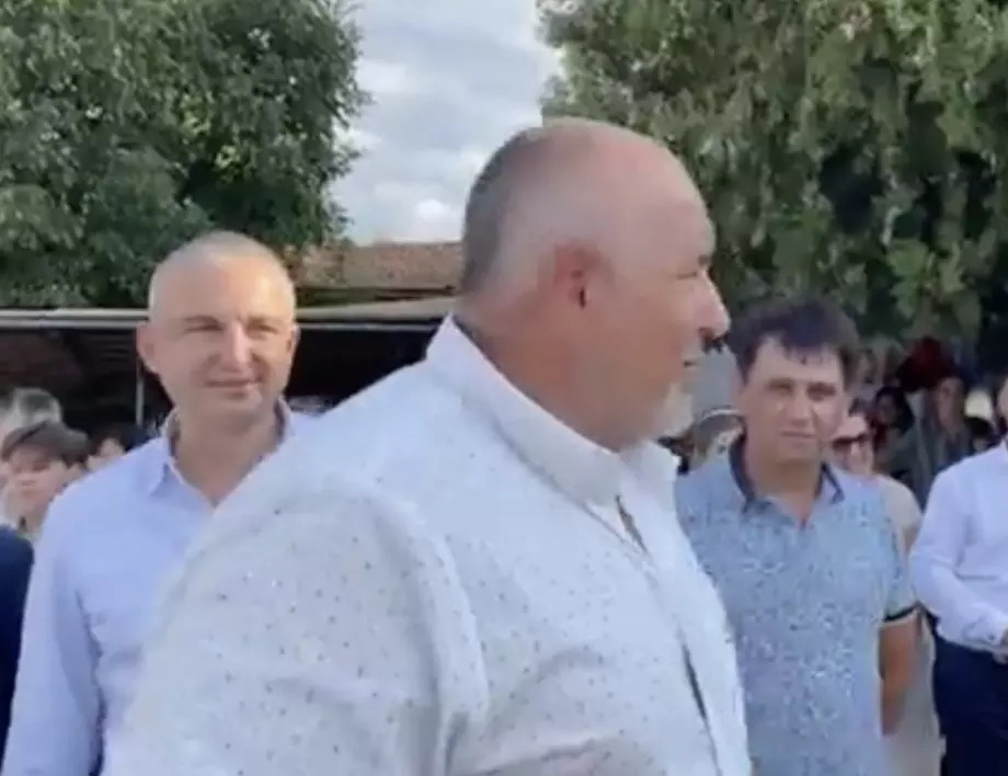 Борисов пусна клип от селска сватба, но отказа да се хване на хорото (ВИДЕО)
