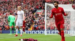 Ливърпул изпусна да разгроми Бърнли, но се изкачи на върха във Висшата лига