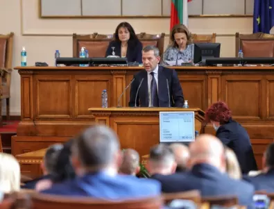 Министър „срича“ за договор от половин милиард за удълбочаването на пристанище Варна