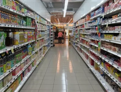 Масово нощно пазаруване в магазини в Перник насред затягането на мерките