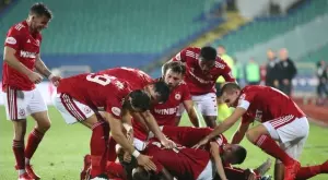 {{ otherArticle[0].article.title }}