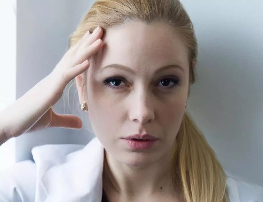 Деси Бакърджиева от "Откраднат живот" за първи път показа лицето на бебето си (СНИМКИ)