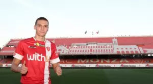 {{ otherArticle[0].article.title }}