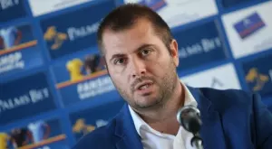 {{ otherArticle[0].article.title }}