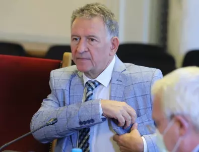 Министър Кацаров издаде две заповеди за удължаване срока на противоепидемичните мерки