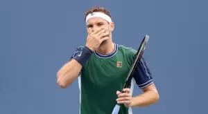 {{ otherArticle[0].article.title }}