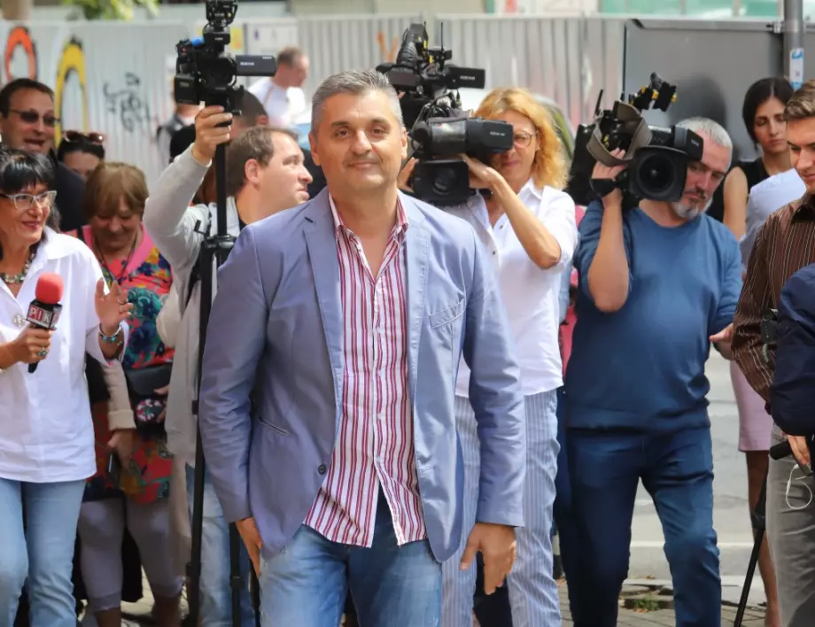 БСП решава дали да изключи от партията Кирил Добрев