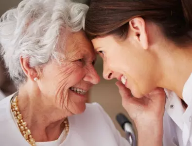 Как специализираната грижа подобрява живота на вашите по-възрастни близки?