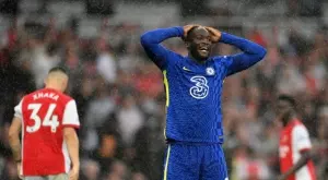 {{ otherArticle[0].article.title }}